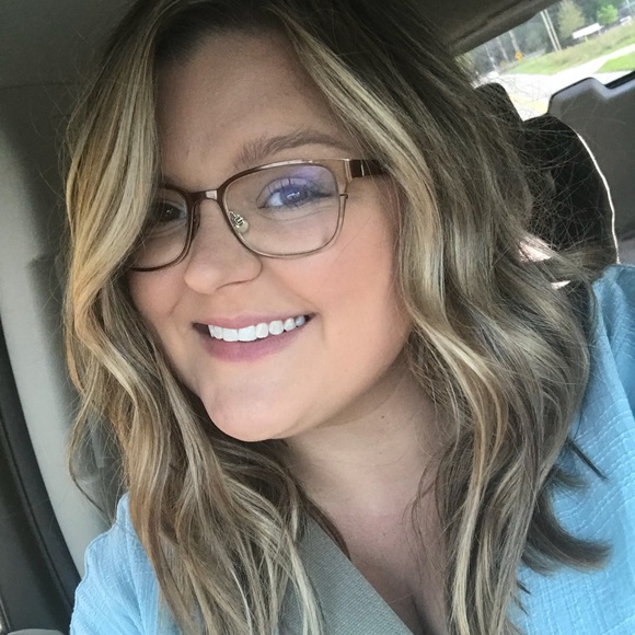 Meet your Posher, Mandy - Picture 3 of 5